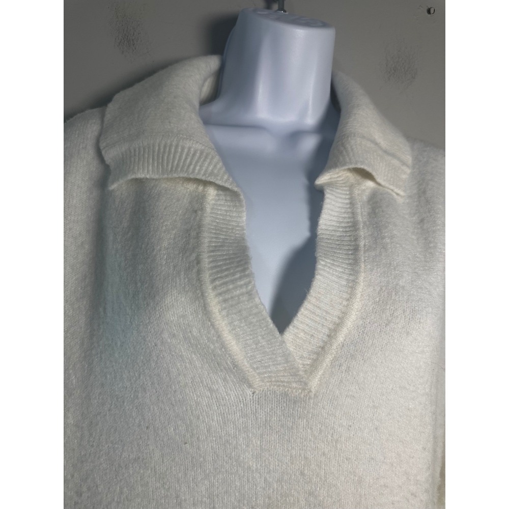 Elodie Womens V-Neck Polo Sweater Ivory Cream Fuzzy Knit Collared Size M - Picture 2 of 6